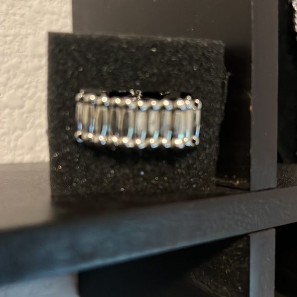 Turquoise stressed bone stone ring. One size fits all. - Picture 2 of 2